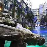 Centara Avenue A4,Near Walking Street,Freepool,Gym