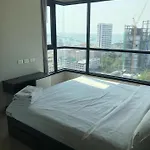 The Base Seaview * Pattaya