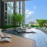 The Base Seaview Apartment