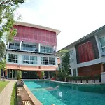 Tamnak 11br With Privater Pool โรงแรม 3*