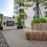 City Garden Tower Luxurious Condominium In The Center Of Pattaya