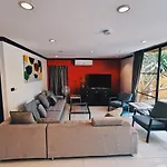 Villa 4poolvillas *