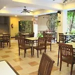 โอเปย์ เดอ เพลส 3* Pattaya