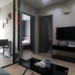 Center Seascape Apartment *