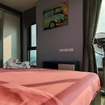 Center Seascape Apartment *