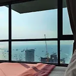 Center Seascape Apartment *