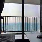 Center Seascape Apartment