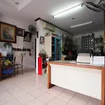 Oyo 1004 Naklua Mansion โรงแรม 2*
