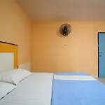 Oyo 1004 Naklua Mansion โรงแรม