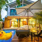 4poolvillas Villa