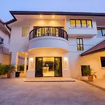 Luxury Pool Villa 4 Bedroom 900M Beach 1.5 Km Downtown