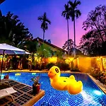 4poolvillas *