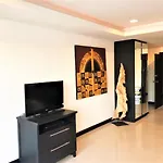 วันหยุดที่บ้าน Large With Balcony - Tw Platinum Suites, Jomtien