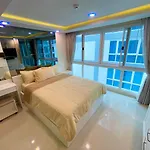 Large Luxury - 2 Bedroom - Centre - Grand Avenue Residences, Pool View - 312 * Pattaya
