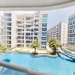 Large Luxury - 2 Bedroom - Centre - Grand Avenue Residences, Pool View - 312 * Pattaya