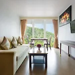 Aiyara Grand Hotel