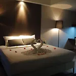 Place Serviced 3*