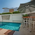 Tropicana Pool โรงแรม