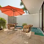Tropicana Pool *