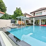 4Bd Pool Villa Pattaya With Jacuzzi - Exquisite Pool Villa A