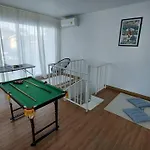 The Inn10 Pool Pattaya, Entire 9 Bedroom 22 Guests, Private Pool, 5 Parking Lots วิลล่า *