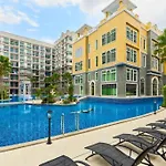 Exclusive Arcadia - Amazing Pools & Gardens, Gym, Sauna, Waterfalls, Jacuzzi, Fast Internet Apartment *