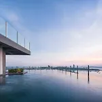 -amazing Location With Infinity Pool *