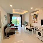 Apartment One Tower Seaview 86