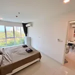 One Tower Seaview 86