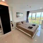 Apartment One Tower Seaview 86 Pattaya