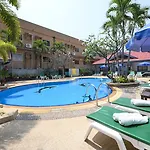 S Formally Sabai โรงแรม