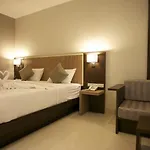 April Hotel 3*