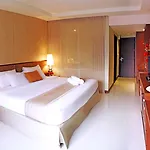 โรงแรมอินทิเมท พัทยา (SHA Extra Plus)