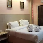 โรงแรม Romeo Palace 3*