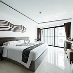 Blackwoods Hotel Pattaya - Sha Extra Plus