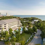 Cross Pattaya Pratamnak