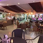 Zip & Restaurant Hotel