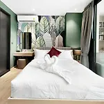 Aparthotel Edge By J&p 4*