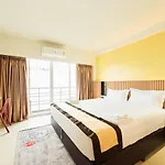 The Golden Boutique And 3*