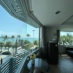 The Beach Front Resort, Pattaya