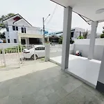 Mara\'S Holiday House