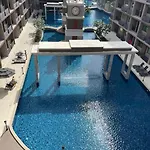 Apartment Exclusive Arcadia - Amazing Pools & Gardens, Gym, Sauna, Waterfalls, Jacuzzi, Fast Internet Pattaya