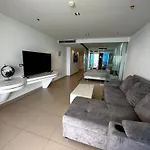 1 Bedroom Near The Sea In The Sands Condo