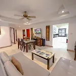 Garden Villa - Pattaya Holiday House Walking Street 4 Bedrooms