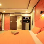 Hotel The Palm Delight