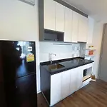 2 Bed Room, Large Living @ Apartment *