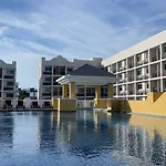 Arcadia Beach Continental