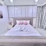 La Luna Pool Villa Pattaya