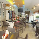 Oranje โรงแรม