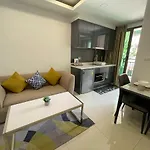 Exclusive Arcadia - Amazing Pools & Gardens, Gym, Sauna, Waterfalls, Jacuzzi, Fast Internet Apartment *
